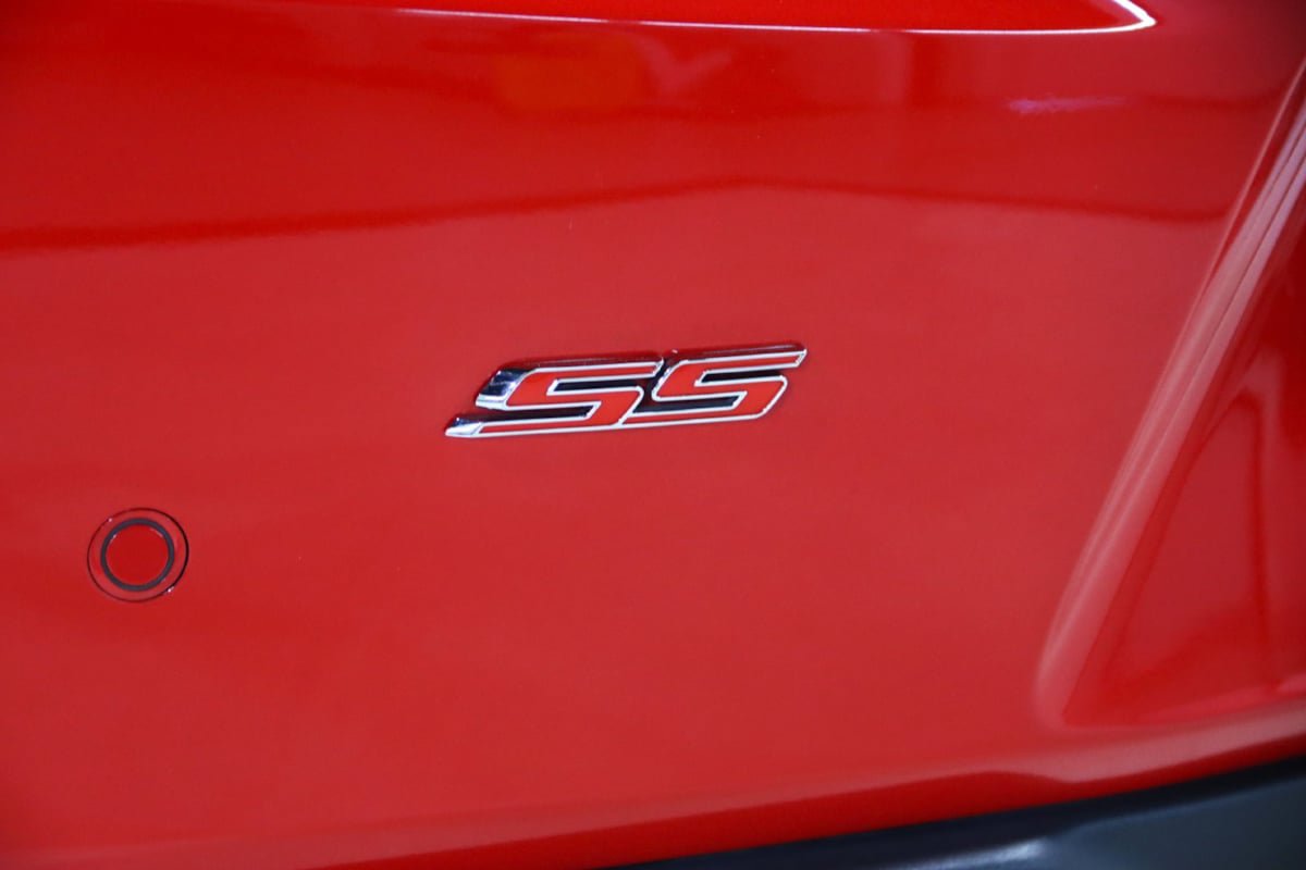 Used 2018 Chevrolet Camaro SS RWD image 13