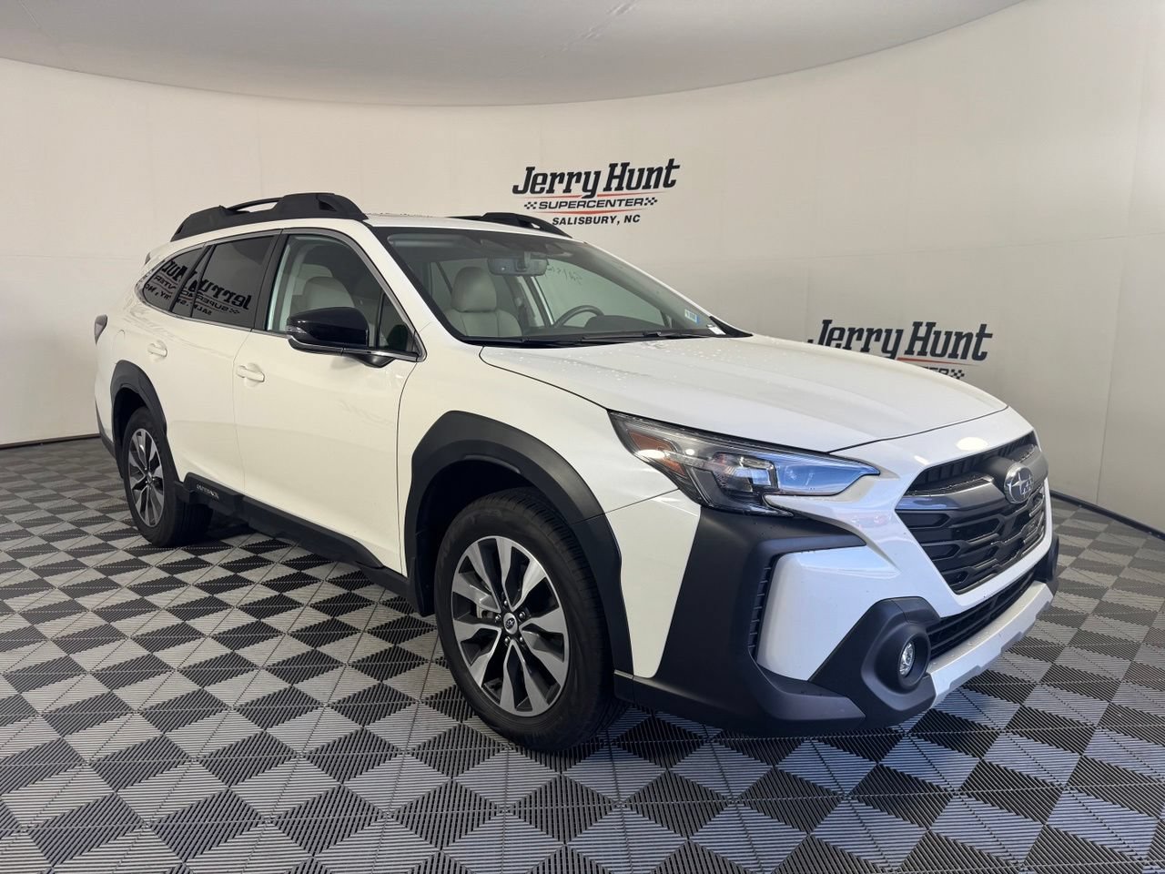 Used 2023 Subaru Outback Limited AWD/4WD image 6