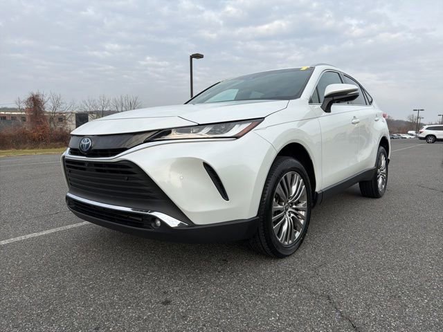 Used 2024 Toyota Venza Limited image 4