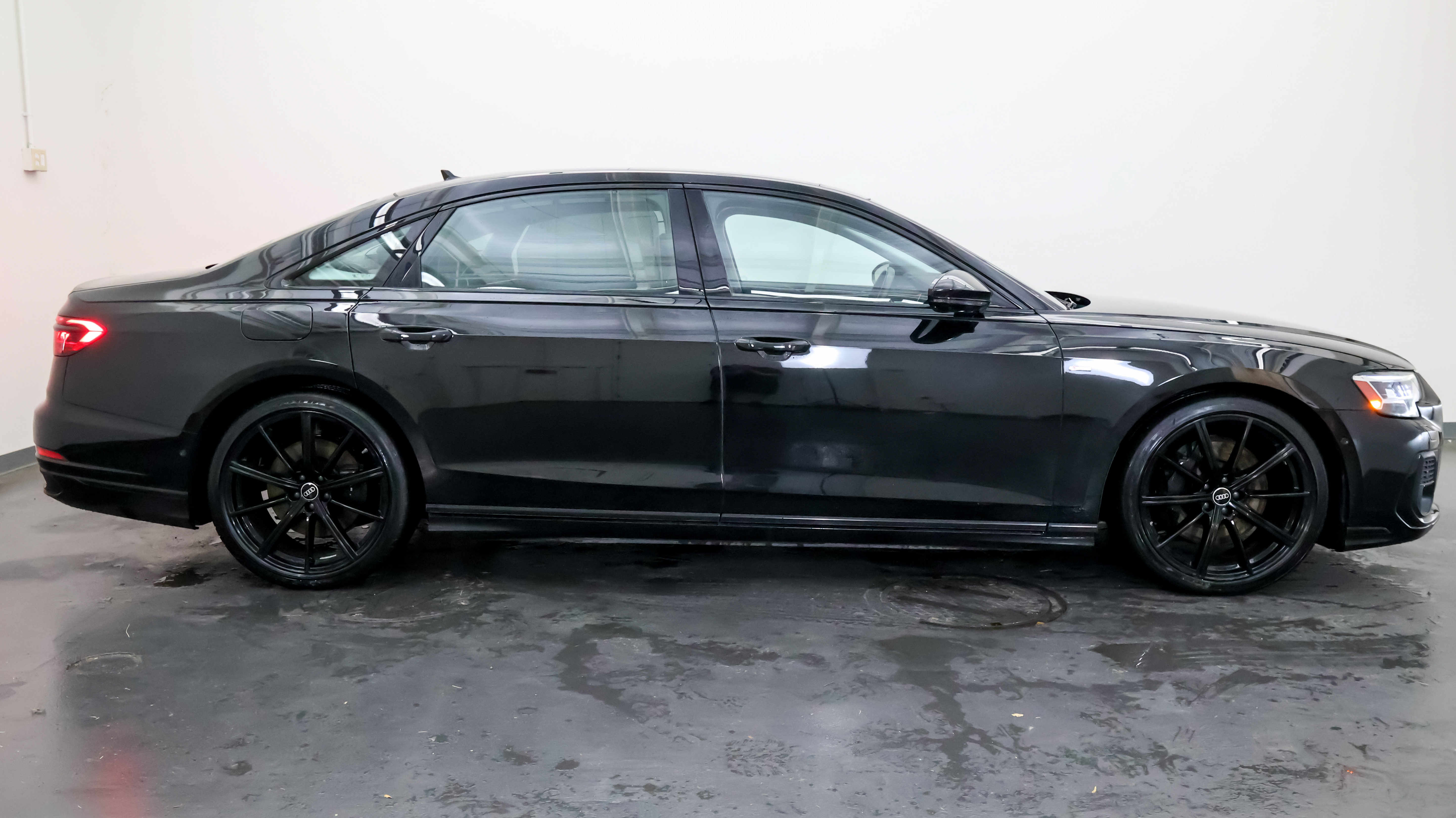 Used 2022 Audi A8 L 3.0T w/ Executive Package AWD/4WD image 2