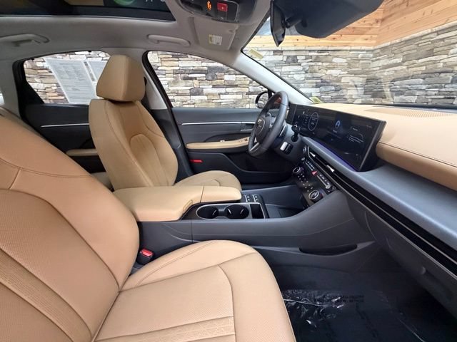Used 2025 Hyundai Sonata Limited FWD image 16