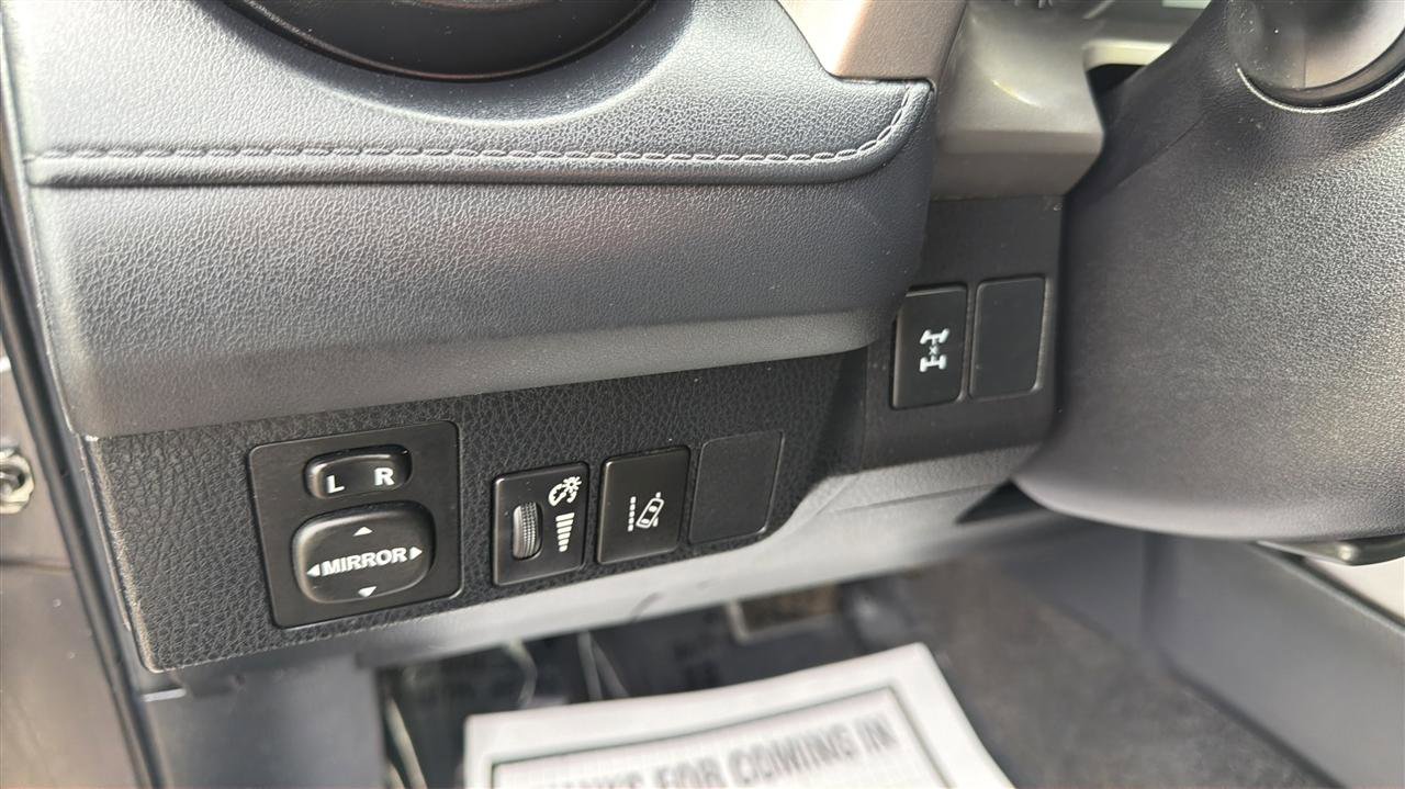 Used 2017 Toyota RAV4 LE w/ Carpet Mat Package image 22