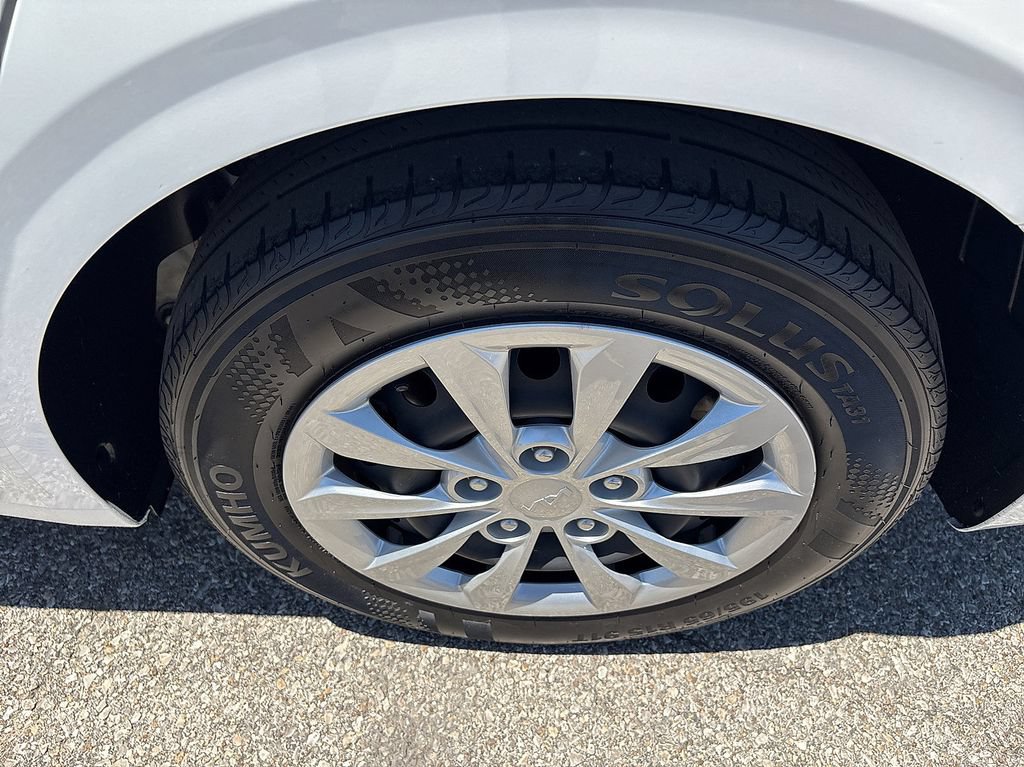 Certified 2022 Kia Forte Sedan FWD image 10