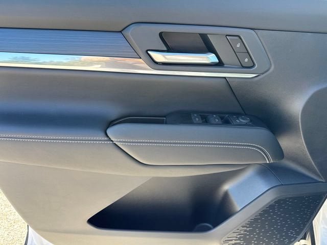 New 2027 GMC Terrain Elevation w/ LPO, Floor Liner Package AWD/4WD image 10