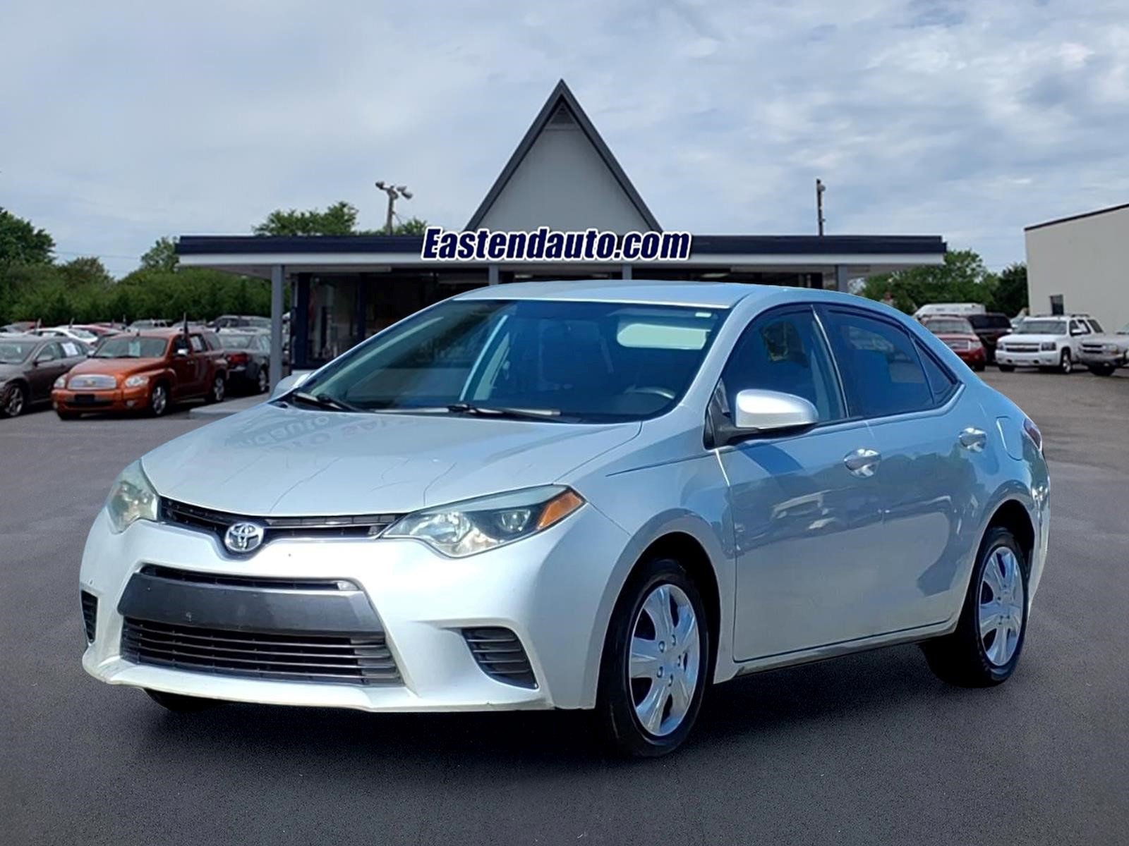 Used 2015 Toyota Corolla LE FWD image 1