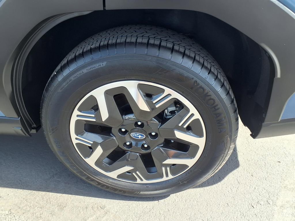 Certified 2025 Subaru Forester Premium AWD/4WD image 13