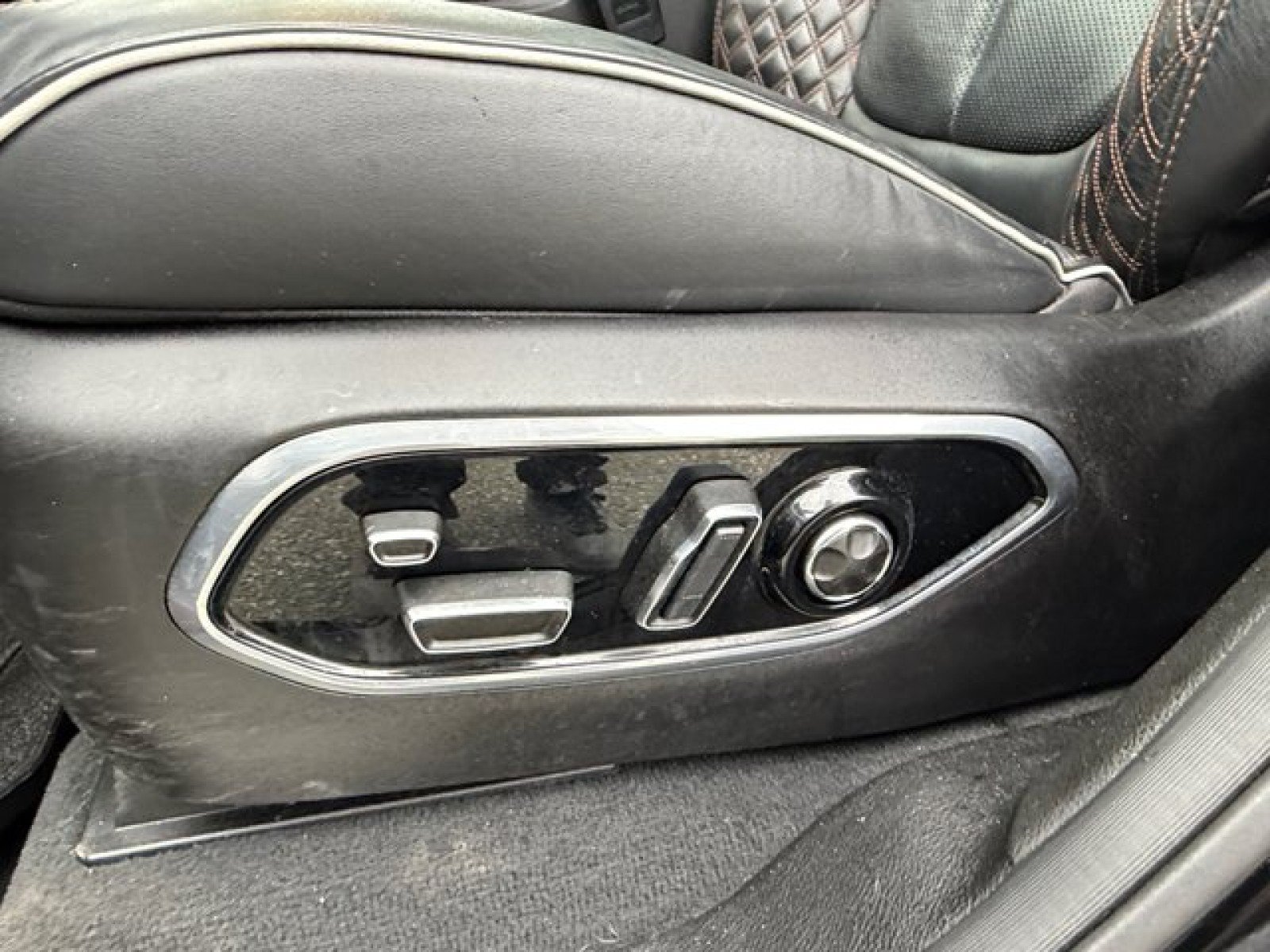 Used 2022 Jeep Grand Cherokee Summit AWD/4WD image 11