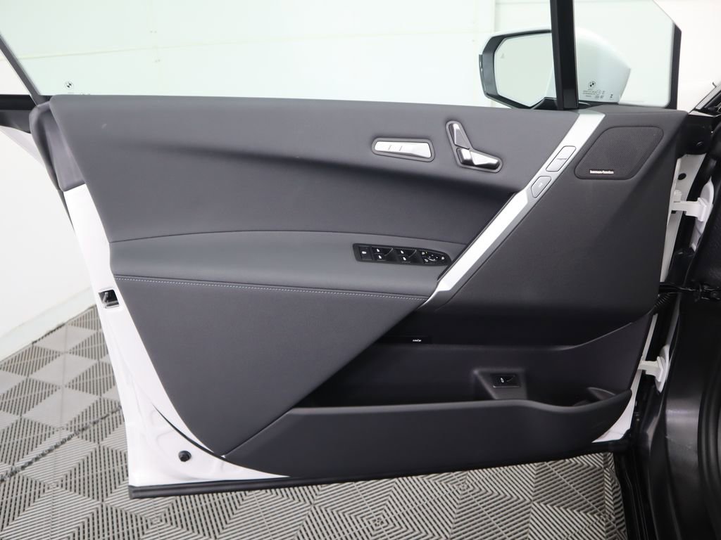 New 2026 BMW iX xDrive60 w/ M Sport Package image 25