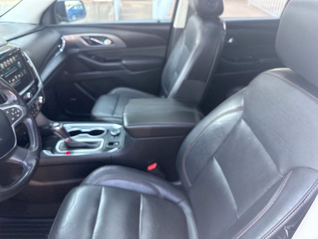 Used 2019 Chevrolet Traverse Premier w/ Redline Edition FWD image 2