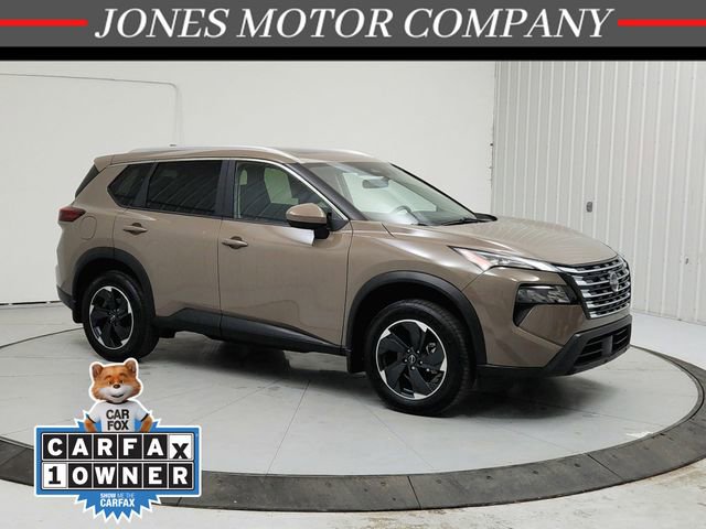 Used 2025 Nissan Rogue SV w/ SV Premium Package image 1