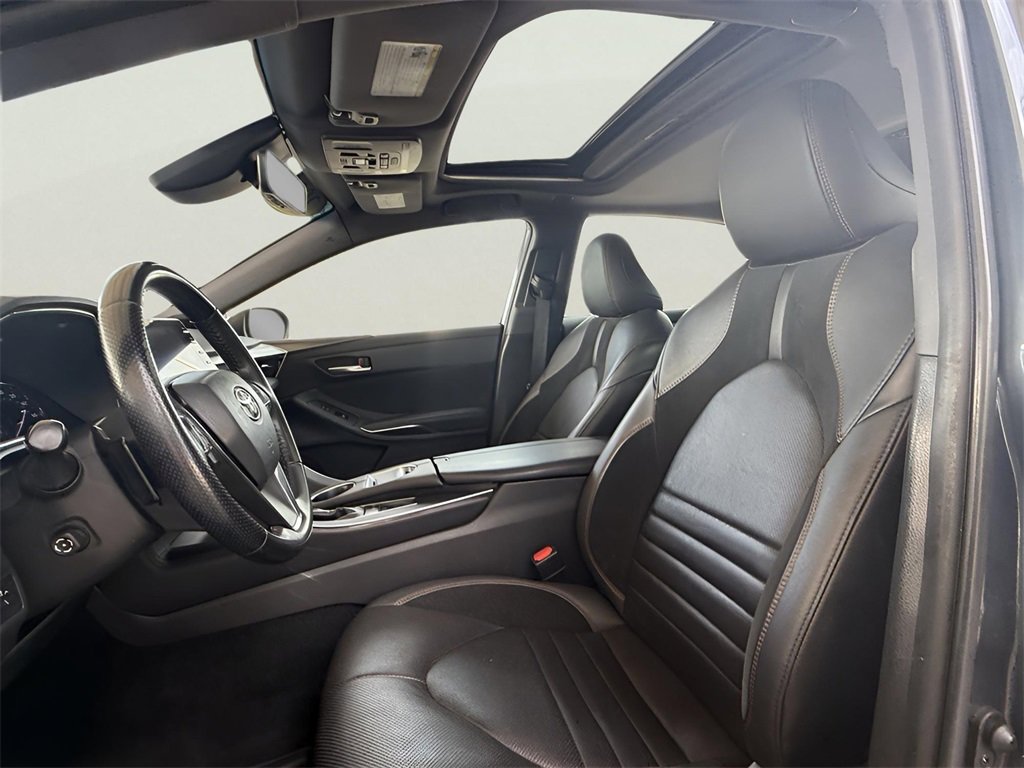 Used 2020 Toyota Avalon Touring image 3