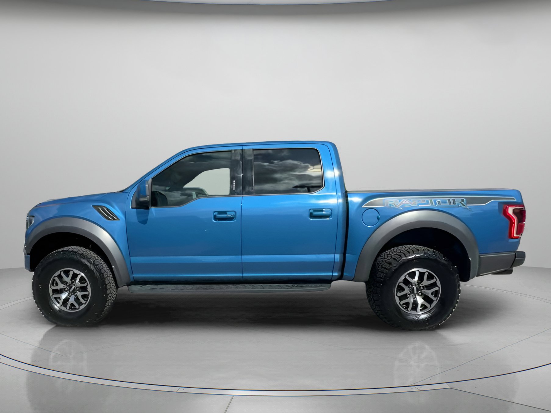 Certified 2020 Ford F150 Raptor w/ Equipment Group 802A Luxury image 16