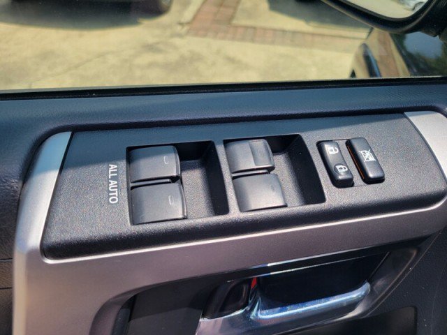Used 2016 Toyota 4Runner SR5 AWD/4WD image 14