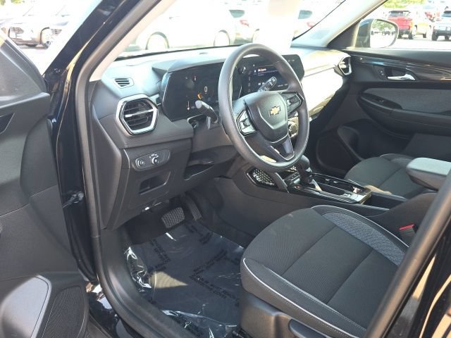 Used 2025 Chevrolet TrailBlazer LT AWD/4WD image 15