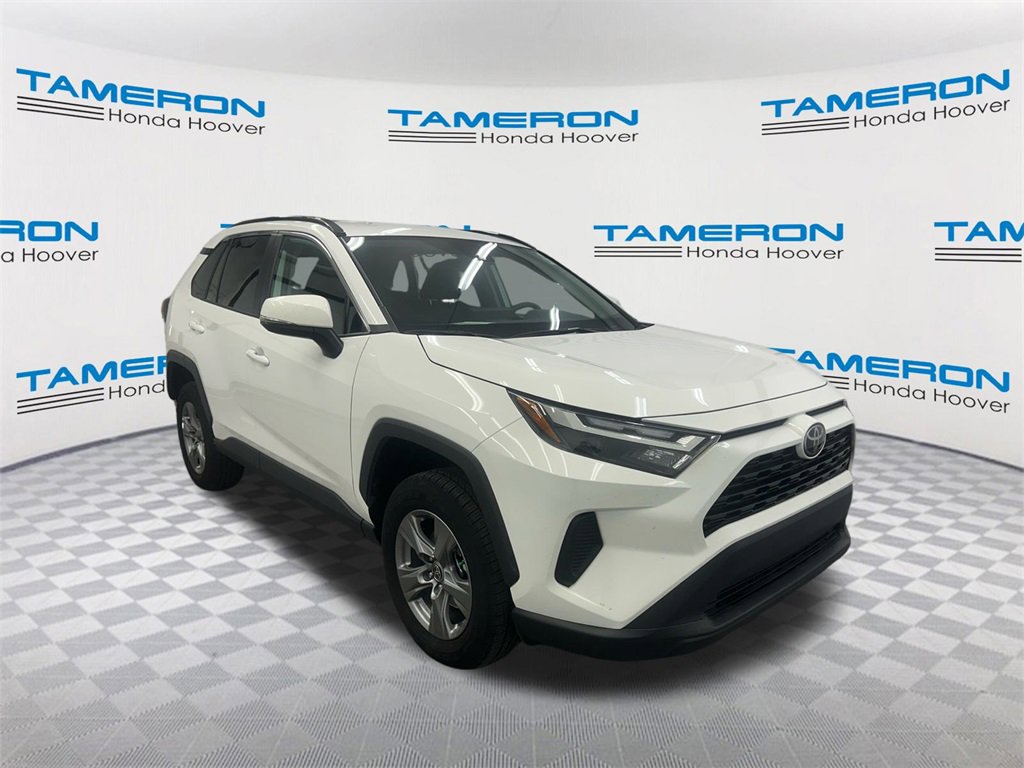 Used 2022 Toyota RAV4 XLE image 7