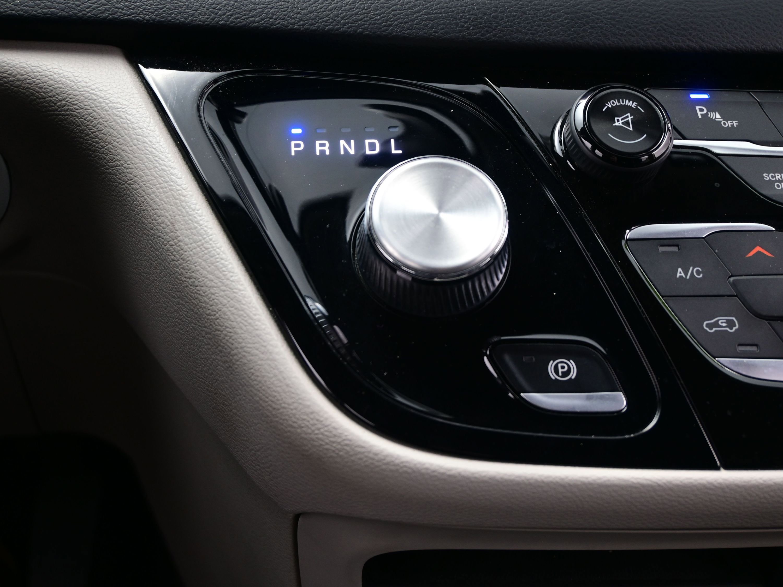 Used 2017 Chrysler Pacifica Touring-L Plus w/ Tire & Wheel Group image 22