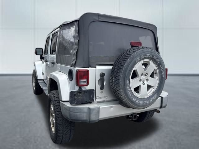 Used 2007 Jeep Wrangler Unlimited Sahara w/ Trailer Tow Group AWD/4WD image 2