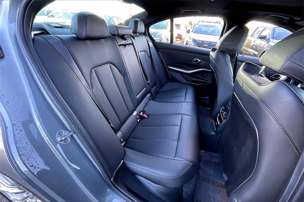 Used 2024 BMW 330i Sedan w/ Convenience Package image 27
