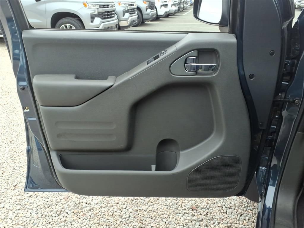 Used 2021 Nissan Frontier SV w/ SV Utility Package image 15