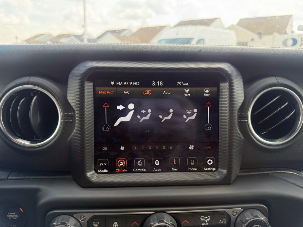 Used 2021 Jeep Wrangler Unlimited Sahara w/ Cold Weather Group AWD/4WD image 24