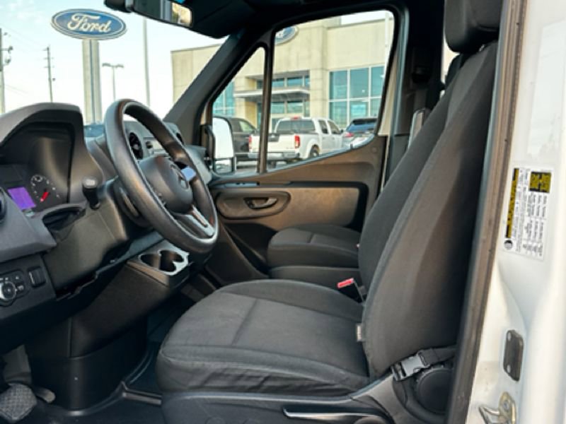 Used 2021 Mercedes-Benz Sprinter 2500 image 14