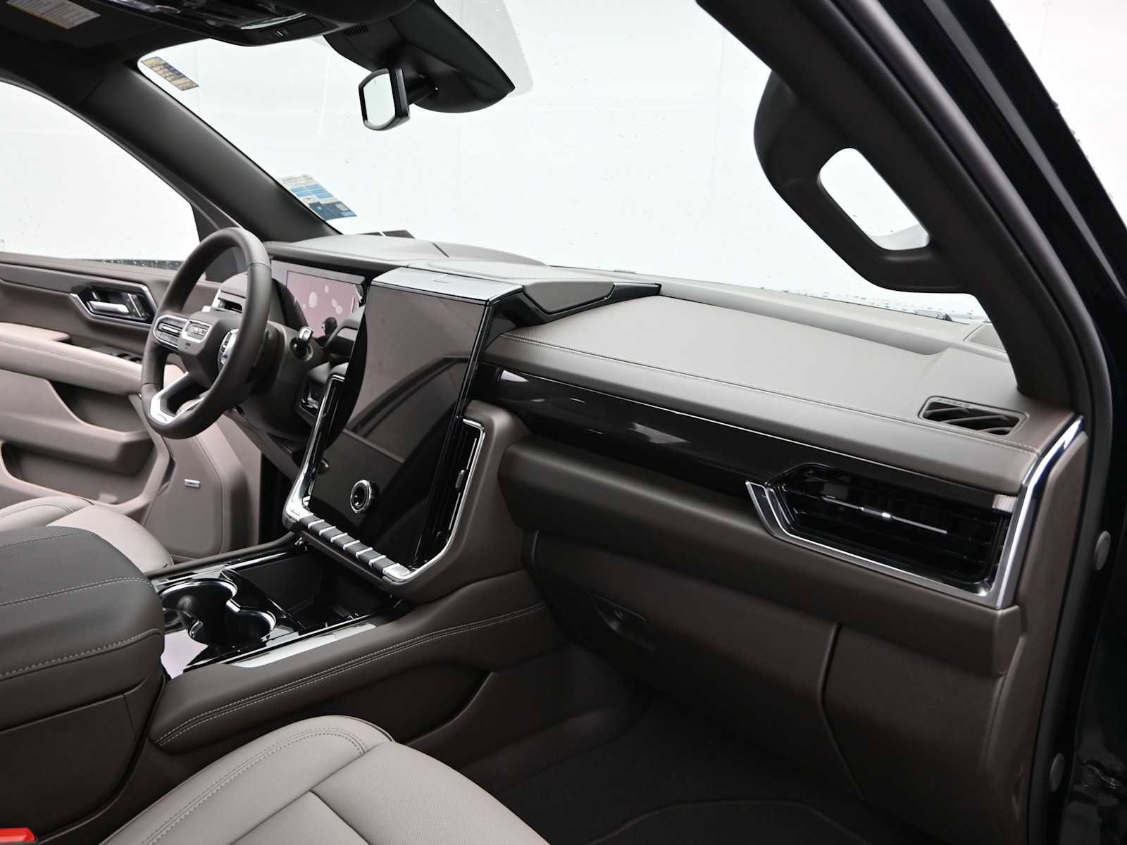 New 2026 GMC Yukon XL Elevation image 21