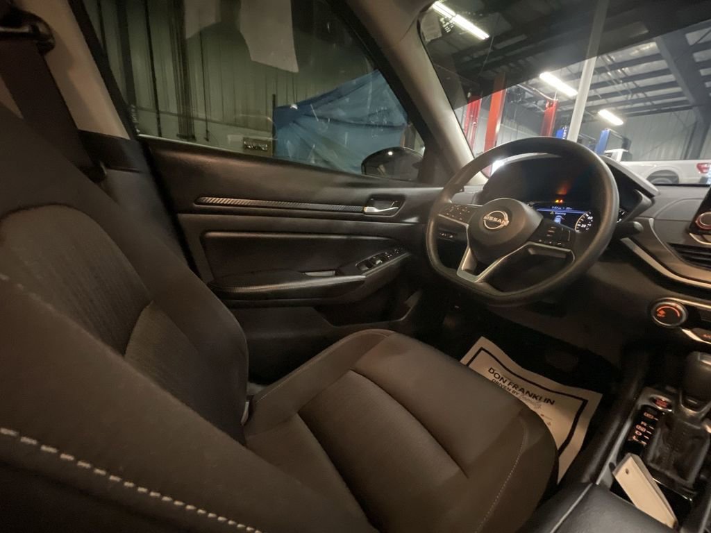 Used 2024 Nissan Altima 2.5 SV image 15