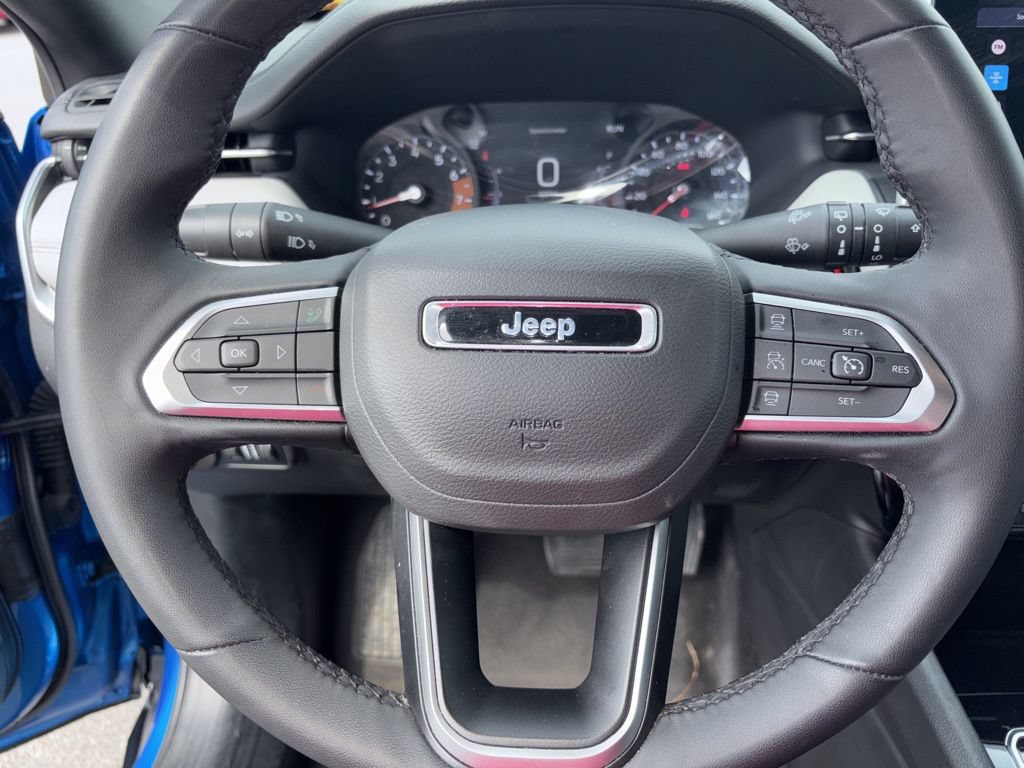 Used 2025 Jeep Compass Limited AWD/4WD image 13