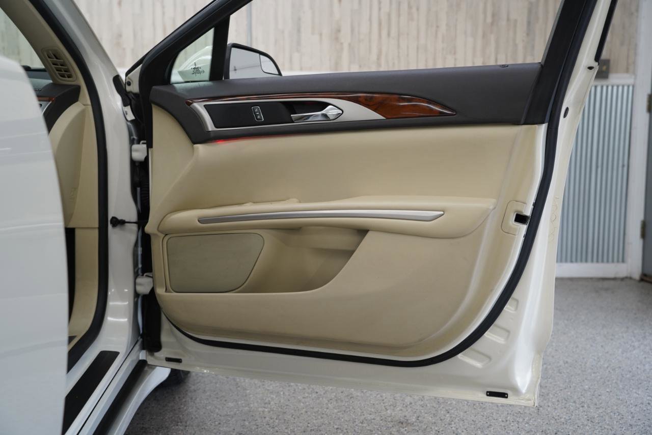 Used 2013 Lincoln MKZ FWD image 31