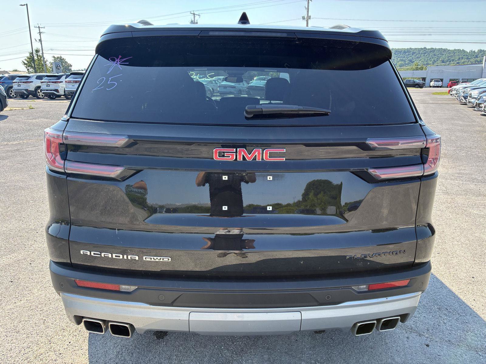 Used 2025 GMC Acadia Elevation w/ Elevation Premium Package AWD/4WD image 8
