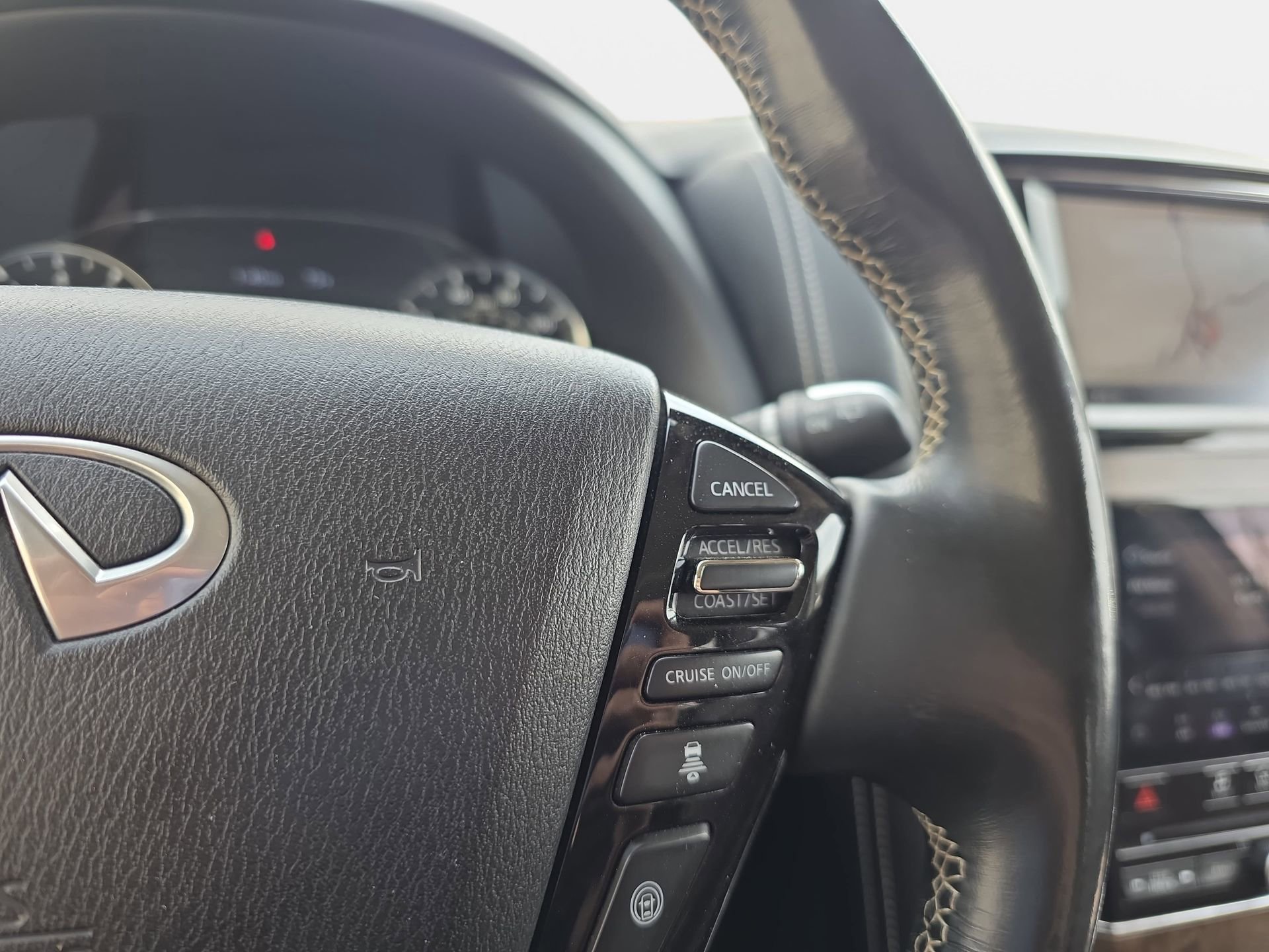 Used 2021 INFINITI QX80 Premium Select w/ All-Season Package image 18