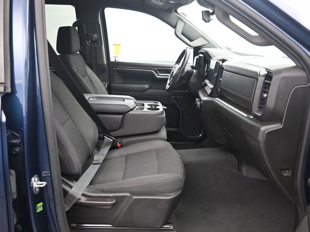 Used 2023 Chevrolet Silverado 1500 LT image 11