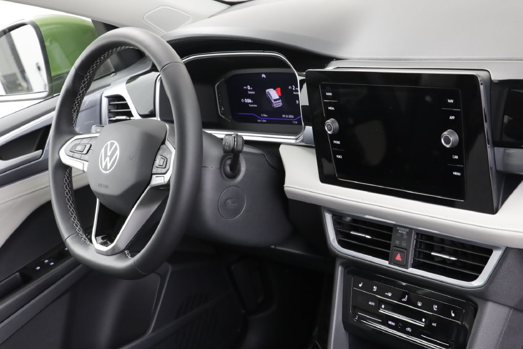 New 2027 Volkswagen Taos SEL AWD/4WD image 24