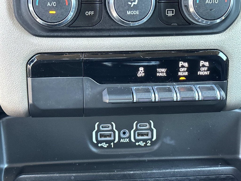 Used 2020 RAM 1500 Laramie AWD/4WD image 40