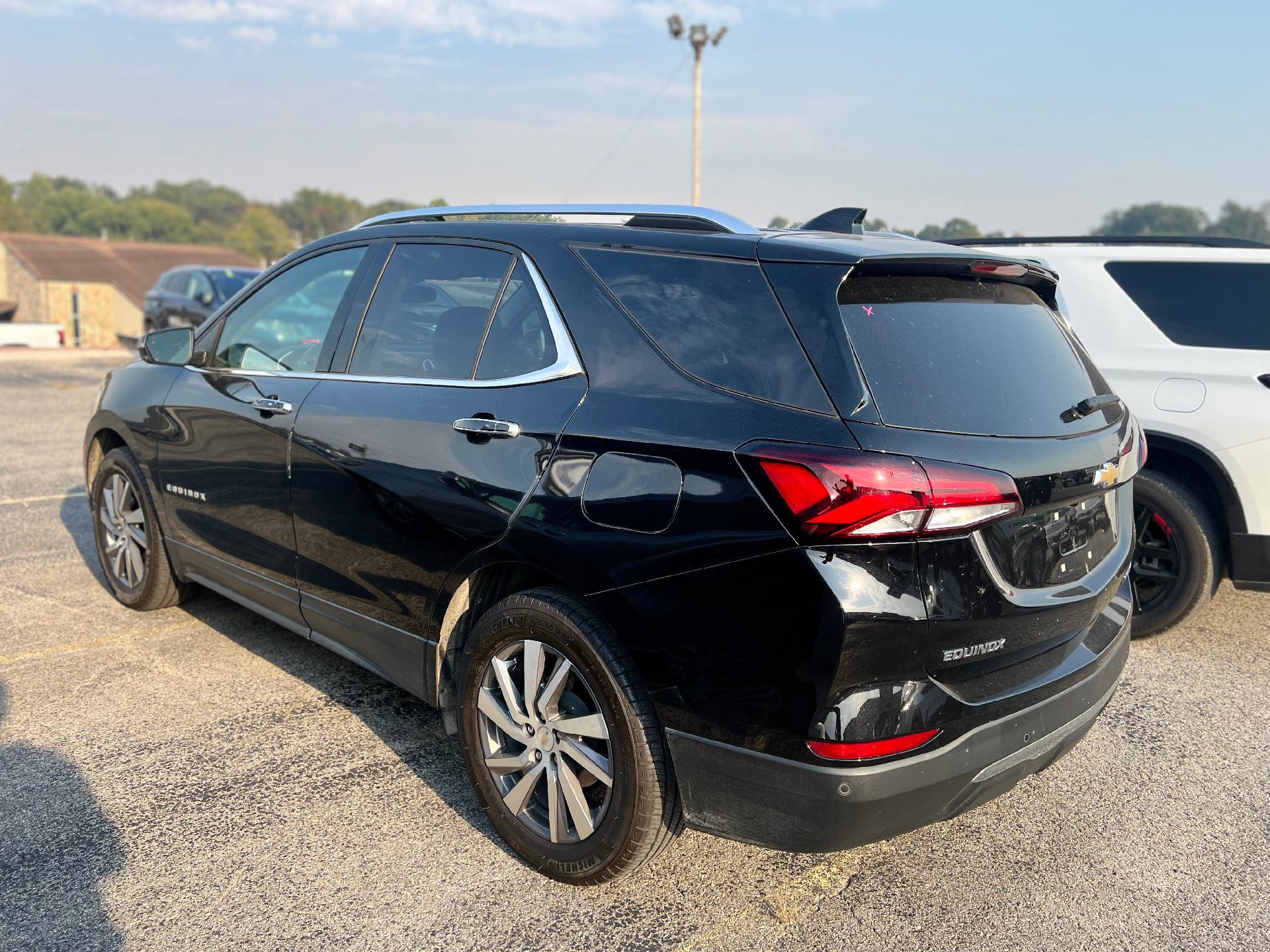Used 2023 Chevrolet Equinox Premier w/ LPO, Floor Liner Package image 4