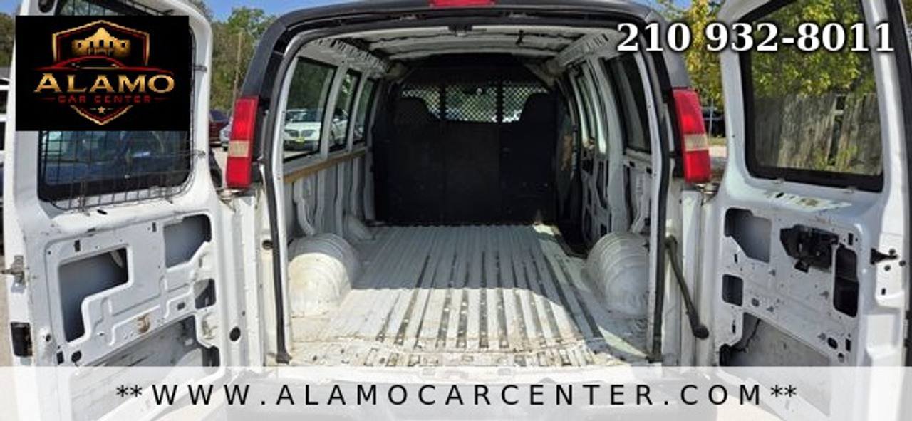 Used 2009 Chevrolet Express 1500 RWD image 23