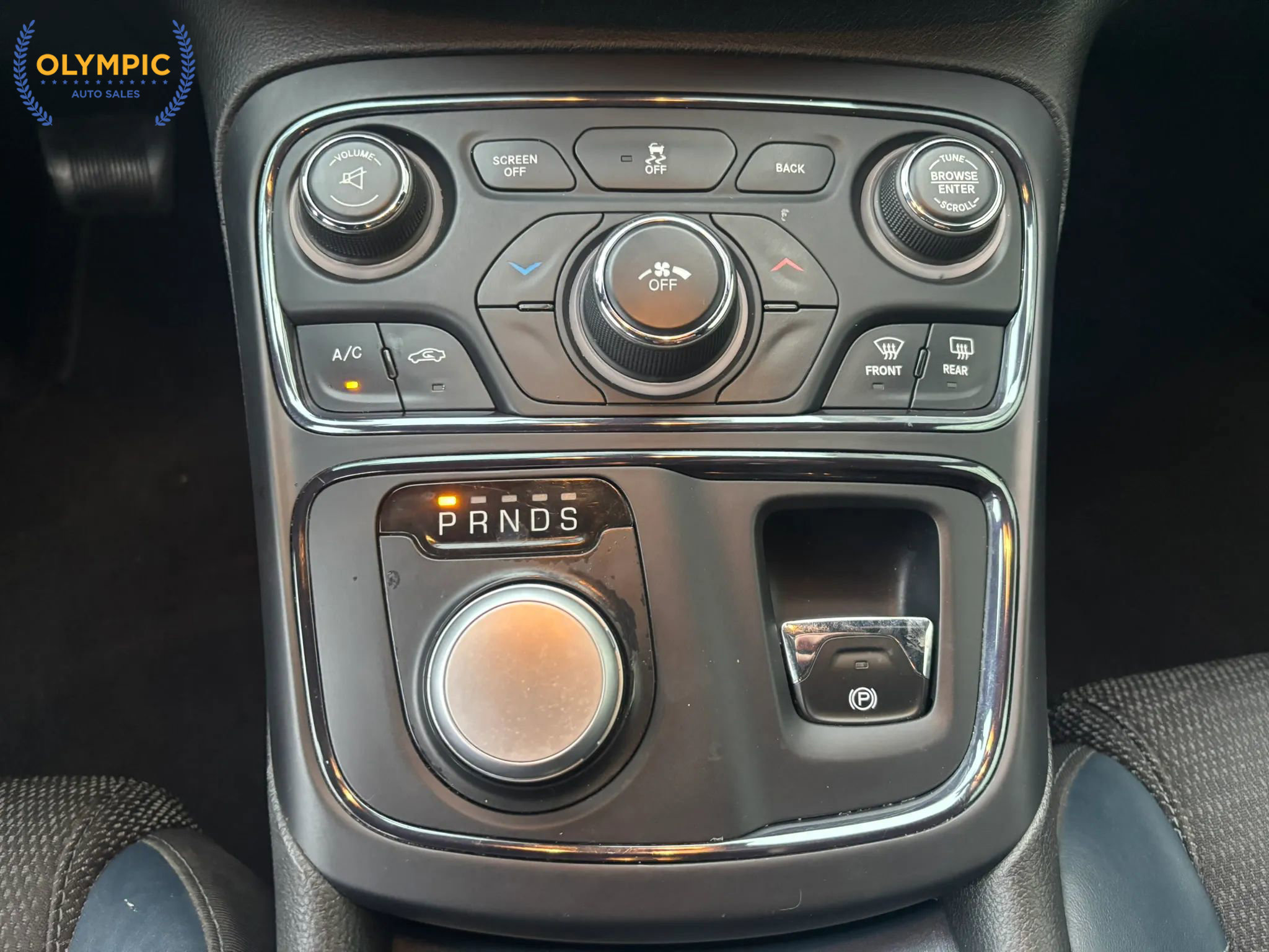 Used 2015 Chrysler 200 S image 31
