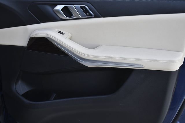 Used 2019 BMW X5 xDrive40i w/ Premium Package 2 AWD/4WD image 28