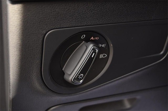 Certified 2024 Volkswagen Tiguan SE image 11