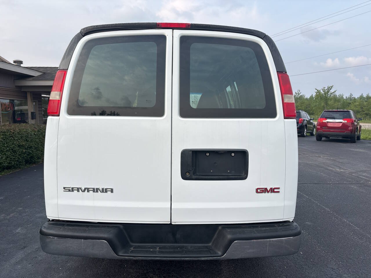 Used 2015 GMC Savana 2500 RWD image 5
