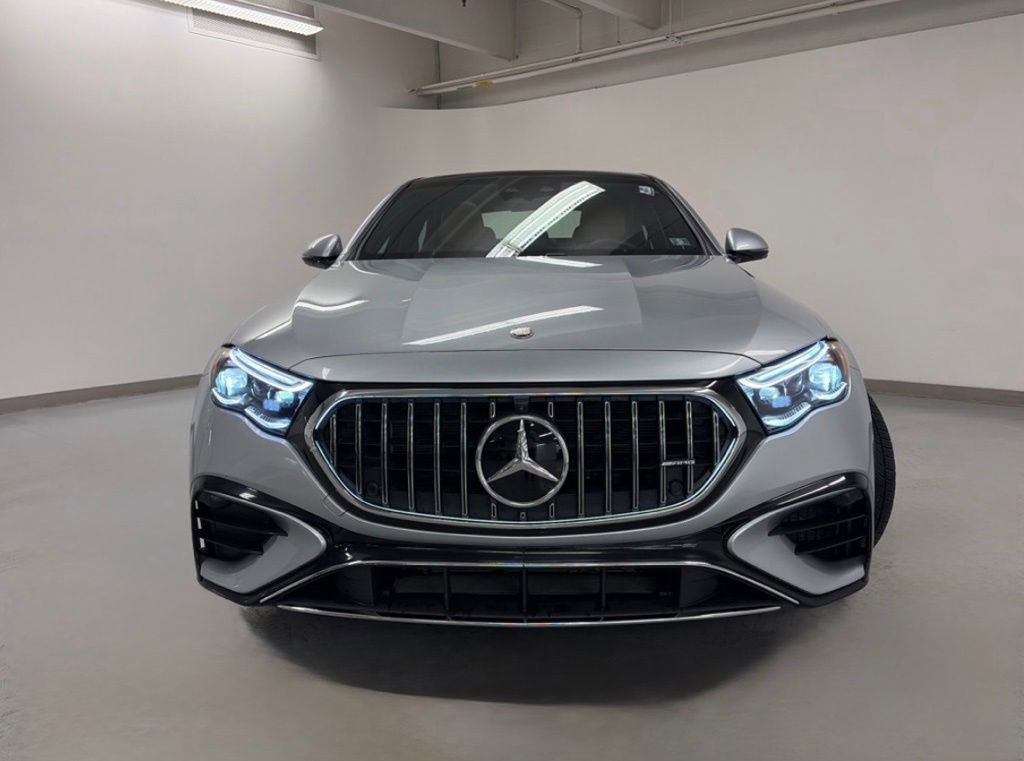 Used 2025 Mercedes-Benz E 53 AMG e 4MATIC Sedan image 3