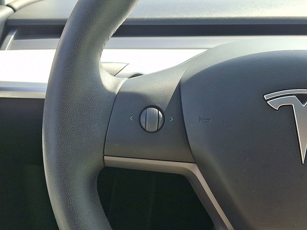 Used 2020 Tesla Model Y Long Range image 21