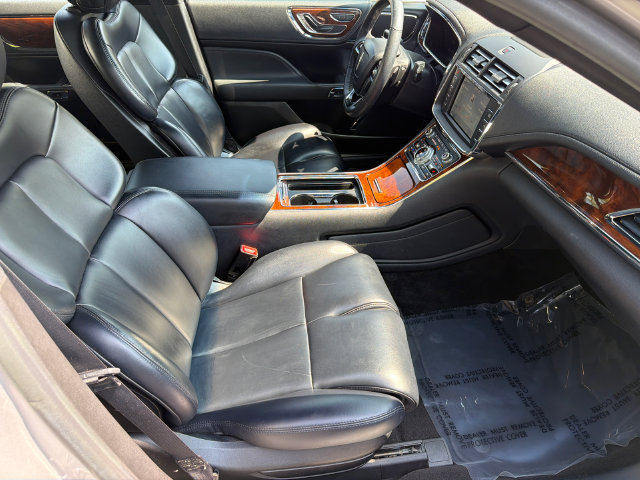 Used 2019 Lincoln Continental Premiere FWD image 14