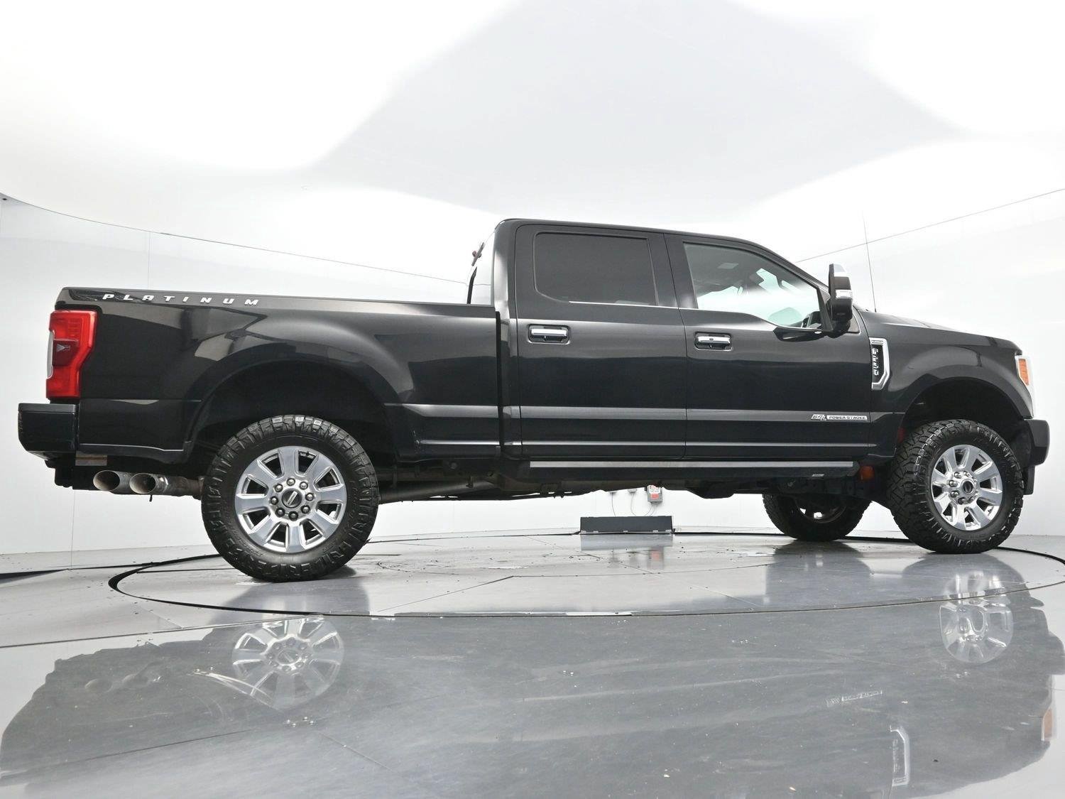 Used 2017 Ford F250 Platinum w/ Platinum Ultimate Package AWD/4WD image 54