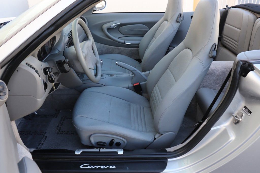 Used 2000 Porsche 911 Cabriolet image 22