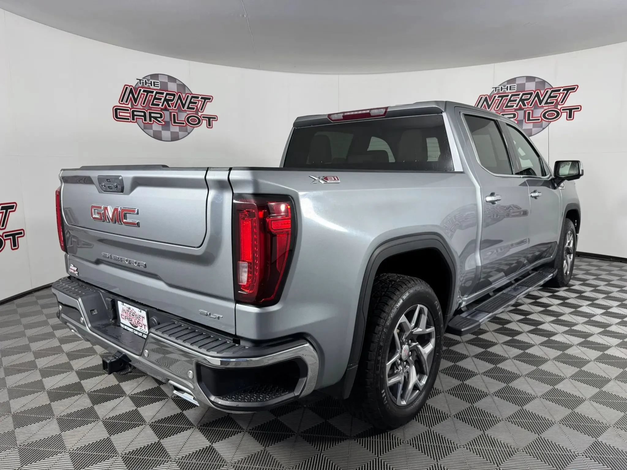 Used 2023 GMC Sierra 1500 SLT w/ SLT Premium Package AWD/4WD image 7