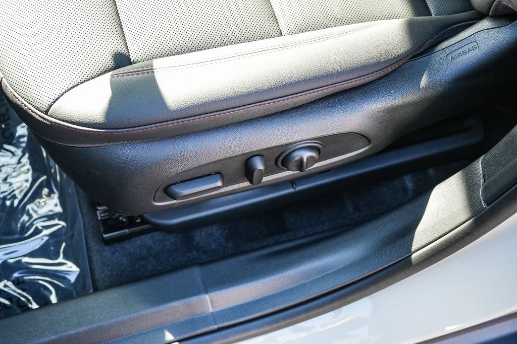 New 2026 Chevrolet Trax RS w/ Sunroof Package FWD image 21