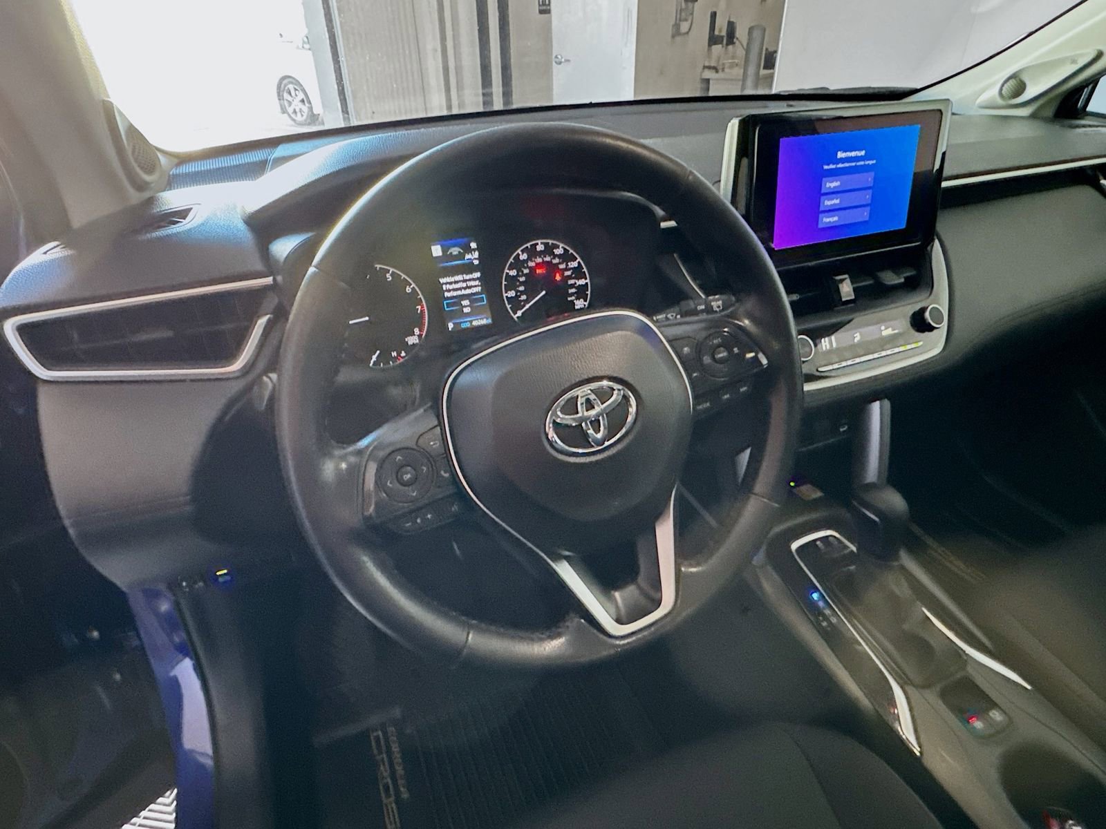 Used 2023 Toyota Corolla Cross LE w/ Moonroof Package image 9