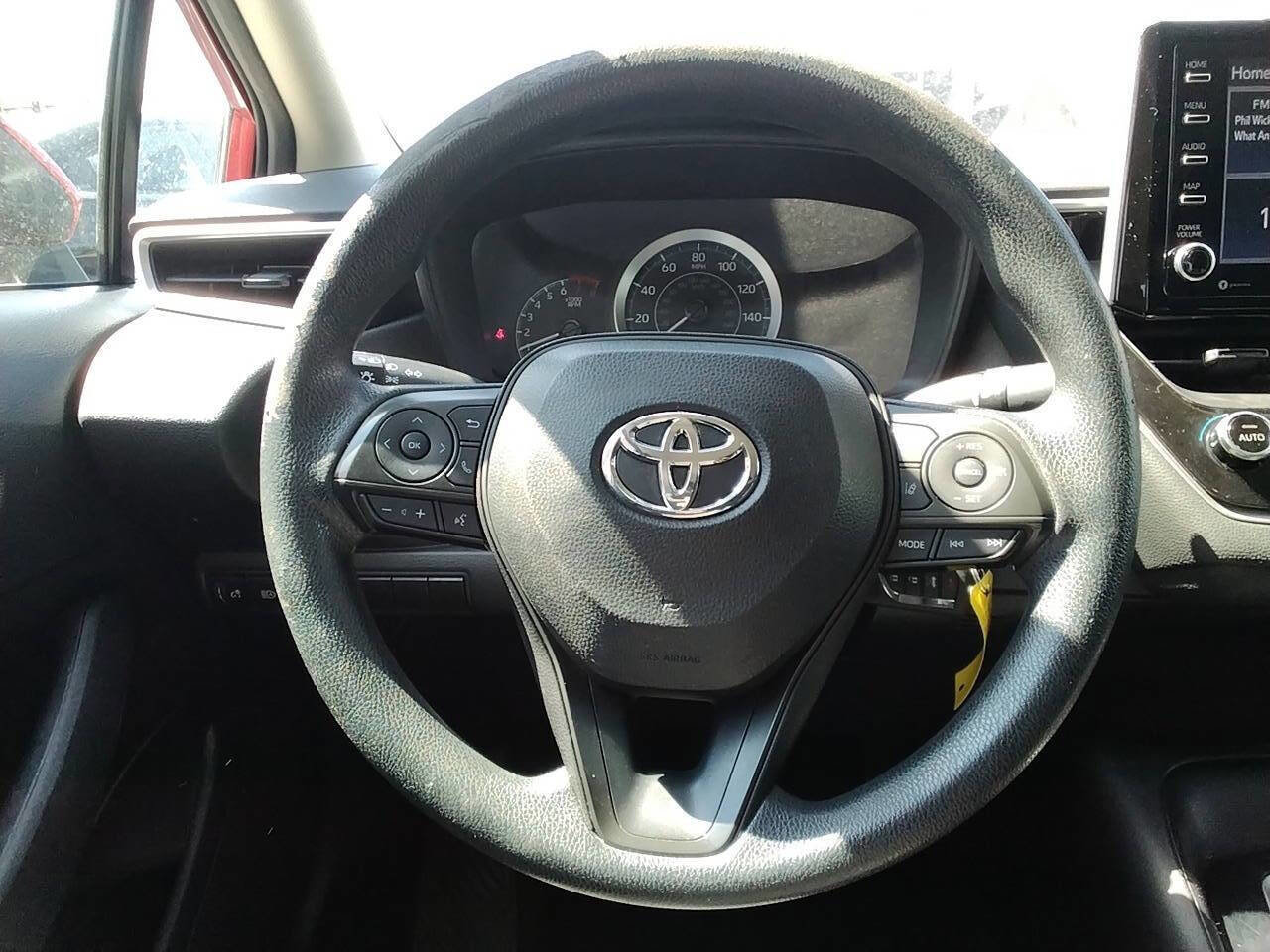 Used 2021 Toyota Corolla LE image 8
