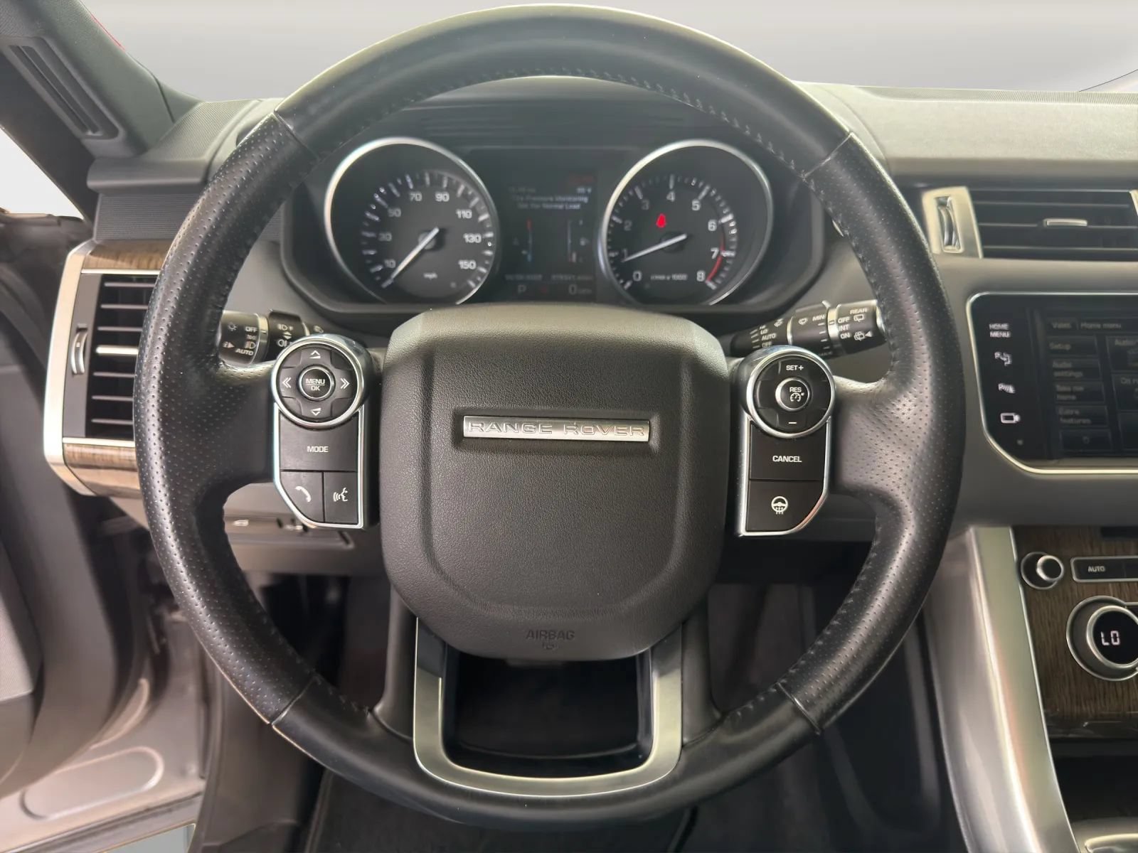 Used 2014 Land Rover Range Rover Sport SE AWD/4WD image 9